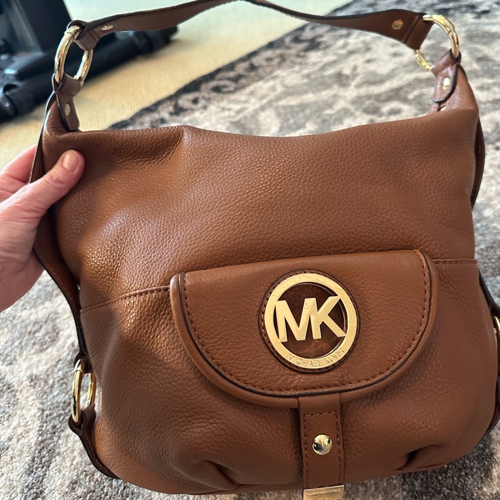 EUC MICHAEL KORS LEATHER HOBO BAG